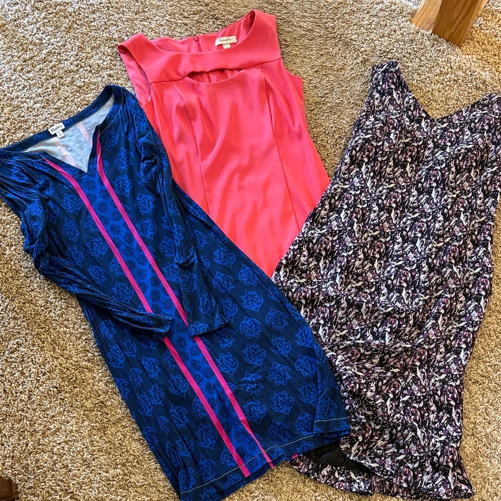 😎Bundle of Women's Dresses - Navy Blue Print, Coral Pink, Multicolor Floral🌸EUC
